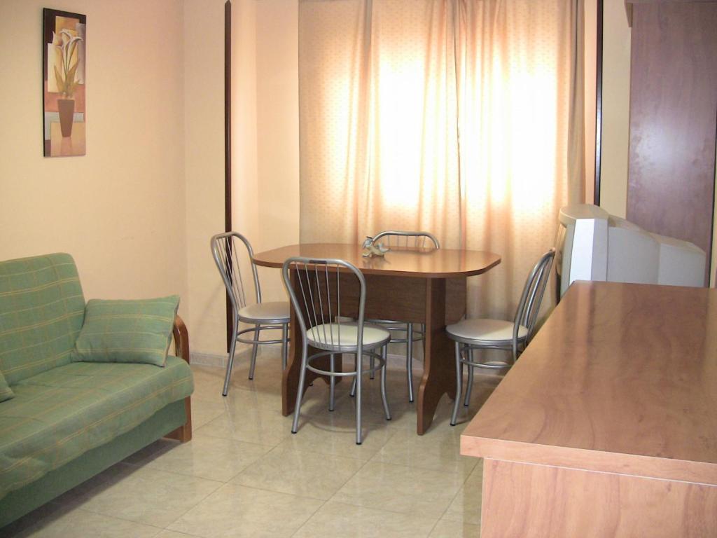 Apartahotel Los Hermanos Ocana  Room photo